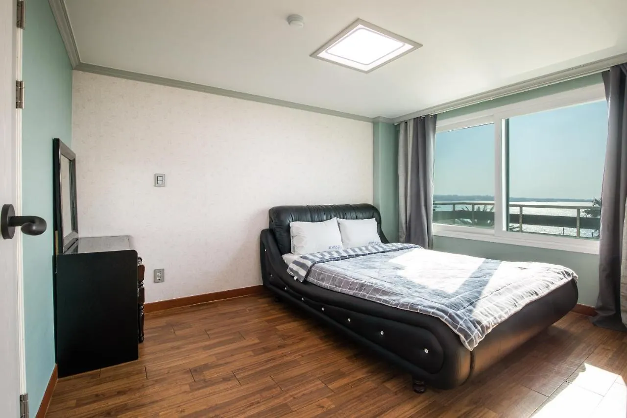 Jeju Tovice Condo Ocean Hotel